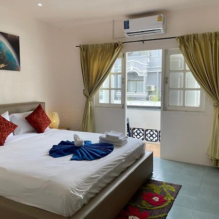 Inn Dulgence Patong Exteriör bild
